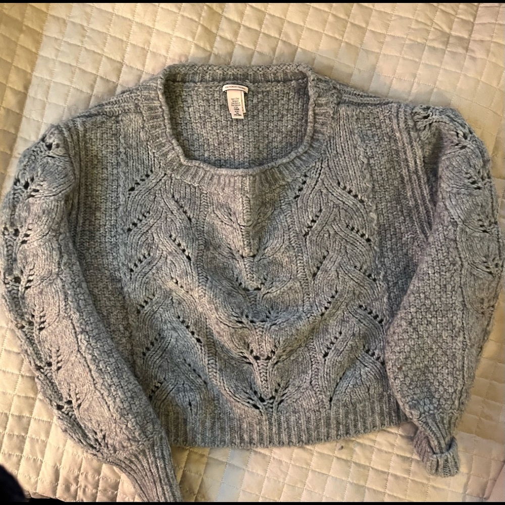 Victoria’s Secret Gray Cropped Knit Sweater, Size S, EUC